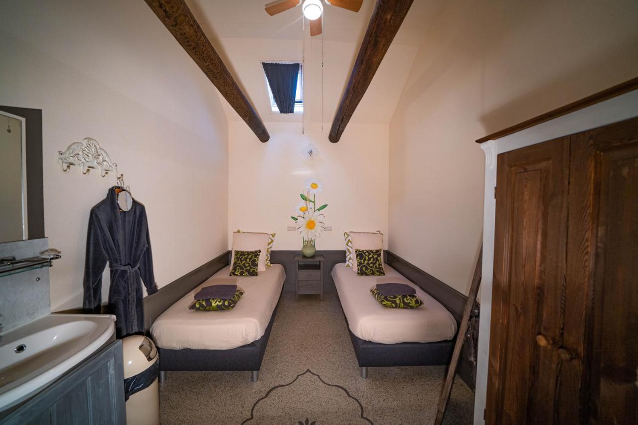 Hostal Veldzicht Winkel Exterior foto